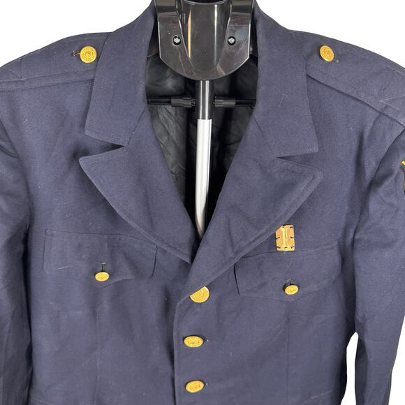 Authentic vintage Pittsburgh Police dress uniform jacket with built-in mystery - Picture 3 of 16